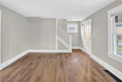 884 Nela View Road Cleveland Heights OH 44112