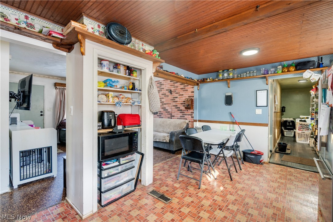 181 N Yorkshire Austintown OH 44515