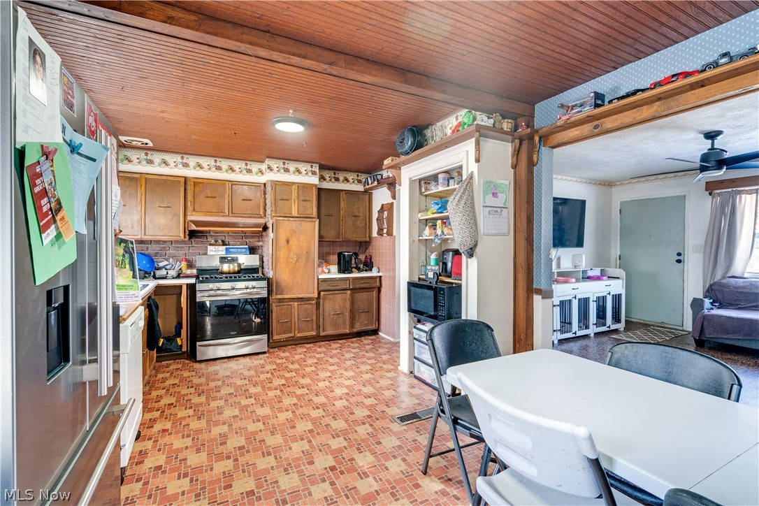 181 N Yorkshire Austintown OH 44515