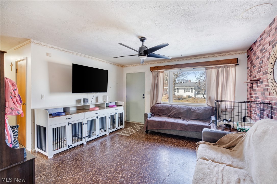 181 N Yorkshire Austintown OH 44515