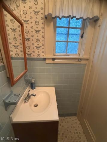 1133 Bellview Street NE Canton OH 44721