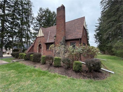 1133 Bellview Street NE Canton OH 44721
