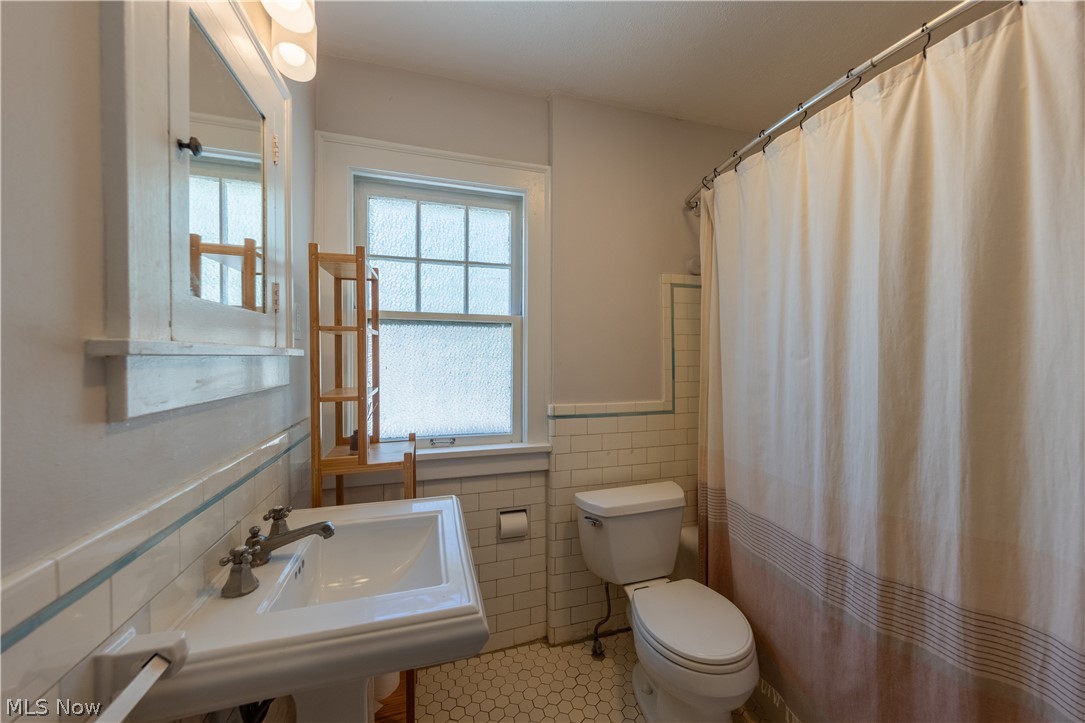 2329 S Taylor Road Cleveland Heights OH 44118