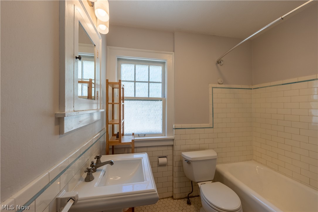 2329 S Taylor Road Cleveland Heights OH 44118