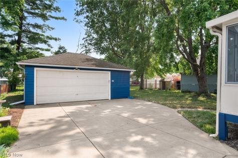 23929 Lebern Drive North Olmsted OH 44070