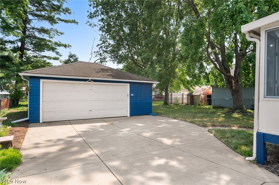 23929 Lebern Drive North Olmsted OH 44070