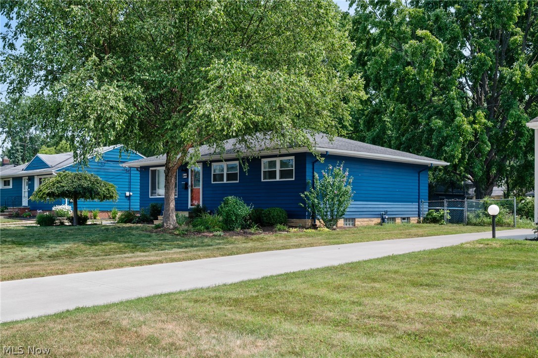 23929 Lebern Drive North Olmsted OH 44070