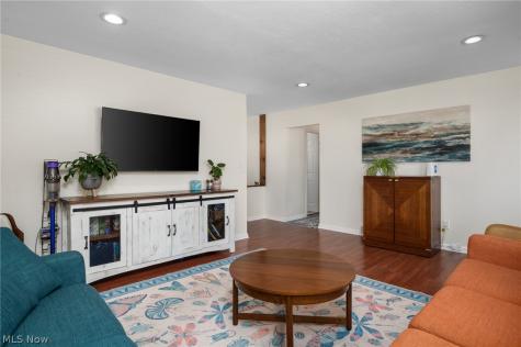 23929 Lebern Drive North Olmsted OH 44070