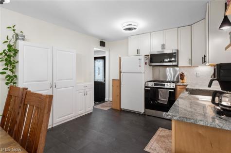 23929 Lebern Drive North Olmsted OH 44070