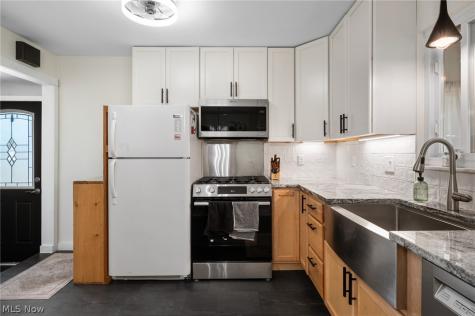 23929 Lebern Drive North Olmsted OH 44070