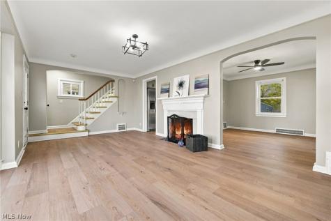 16202 Westview Avenue Cleveland OH 44128