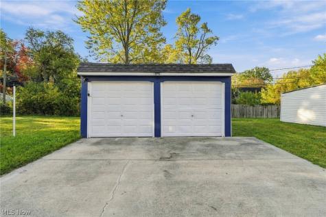 16202 Westview Avenue Cleveland OH 44128