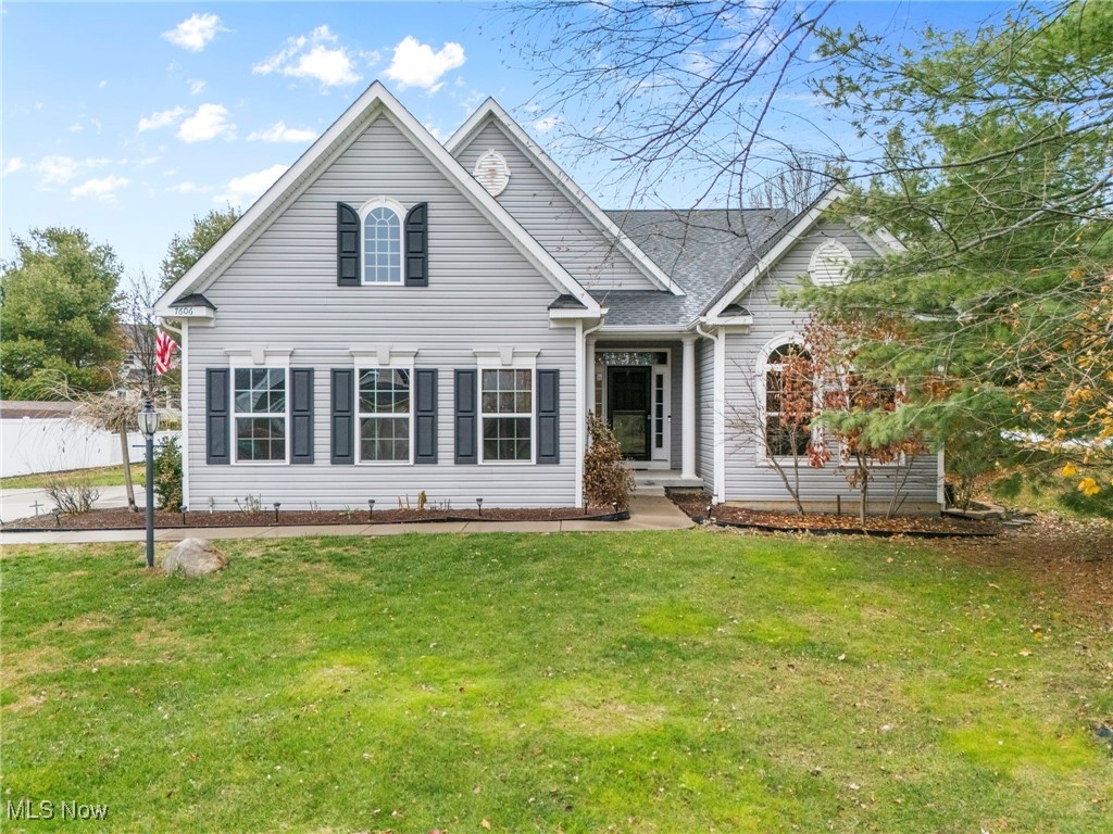 7606 Knollridge Avenue NE Canton OH 44721