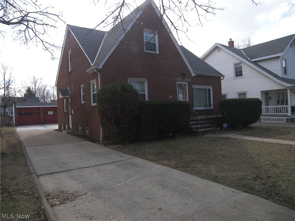 19070 Meredith Avenue Euclid OH 44119