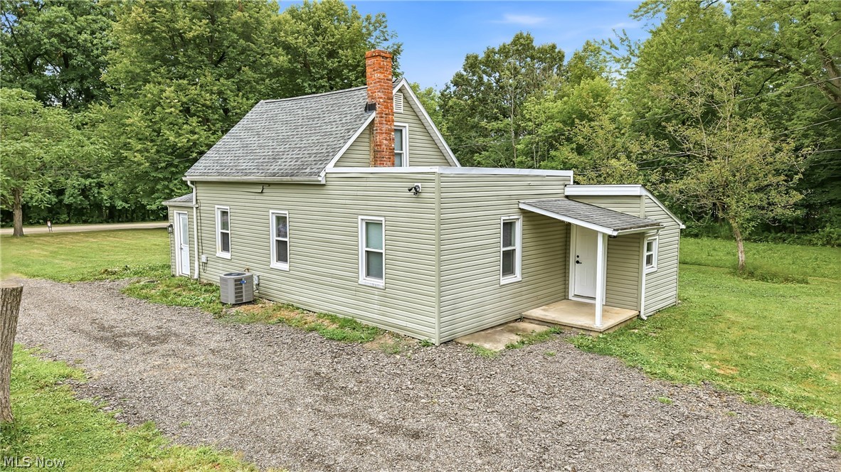 556 Champion Avenue E Warren OH 44483