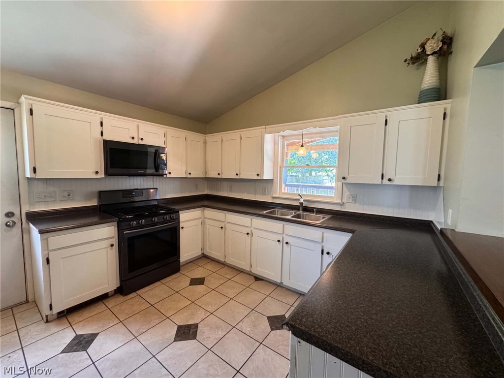 2176 Pine Street SE East Sparta OH 44626