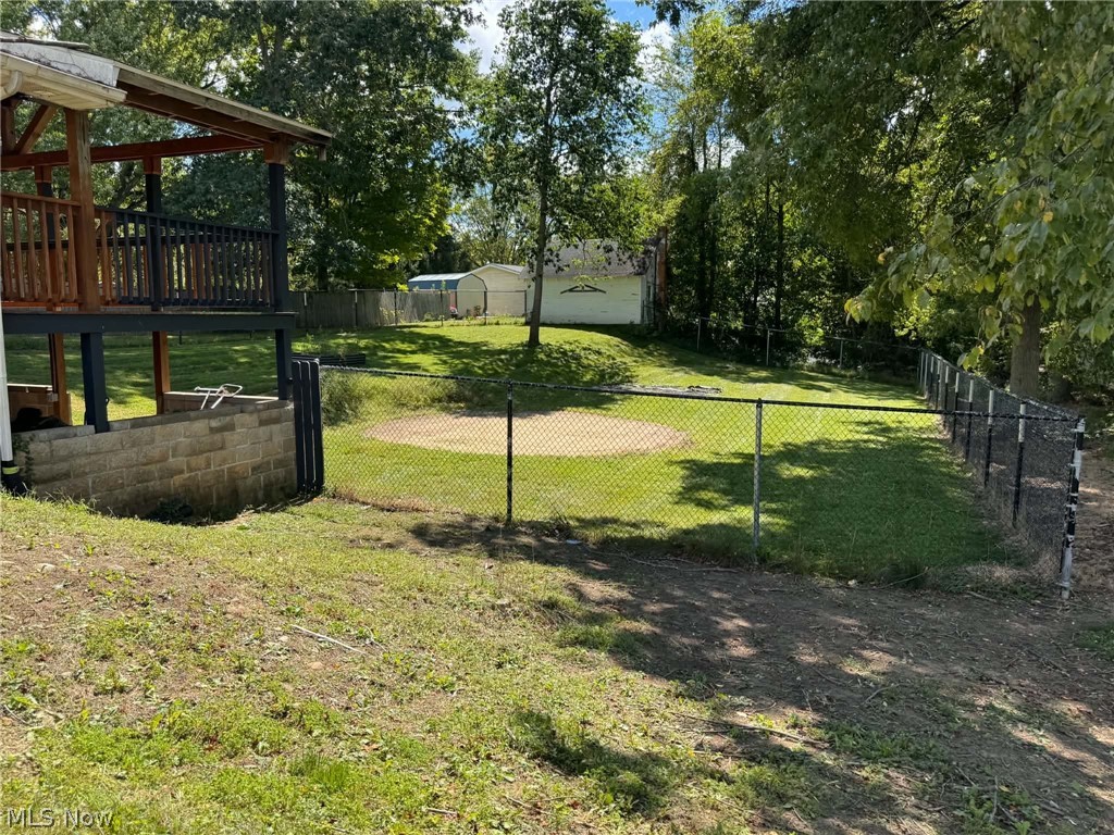 2176 Pine Street SE East Sparta OH 44626