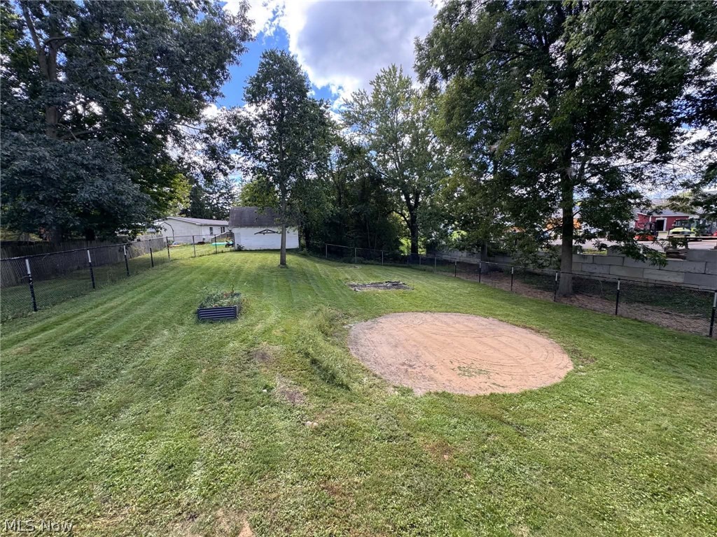2176 Pine Street SE East Sparta OH 44626