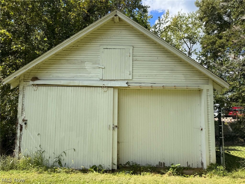 2176 Pine Street SE East Sparta OH 44626
