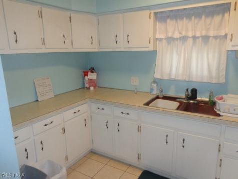 3712 Washington Park Boulevard Newburgh Heights OH 44105
