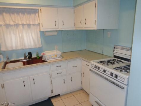 3712 Washington Park Boulevard Newburgh Heights OH 44105