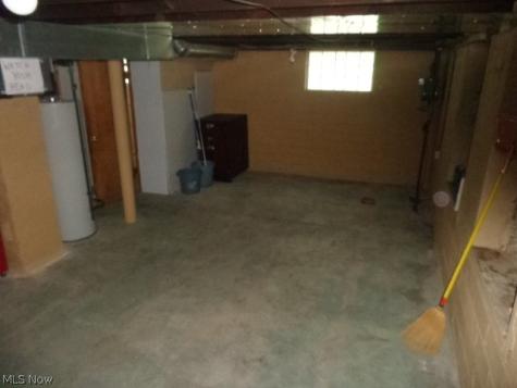 3712 Washington Park Boulevard Newburgh Heights OH 44105