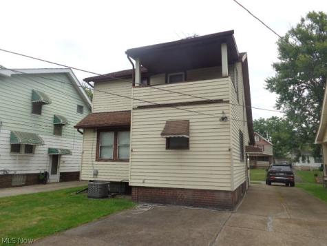 3712 Washington Park Boulevard Newburgh Heights OH 44105