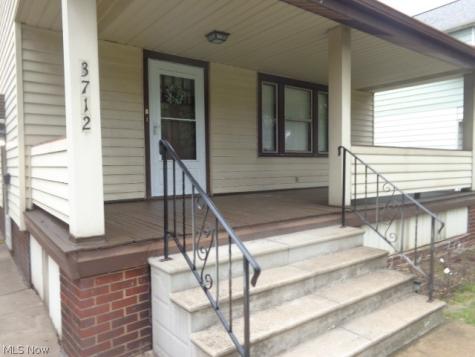 3712 Washington Park Boulevard Newburgh Heights OH 44105
