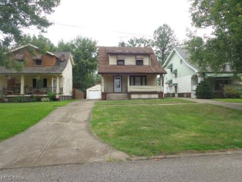 3712 Washington Park Boulevard Newburgh Heights OH 44105