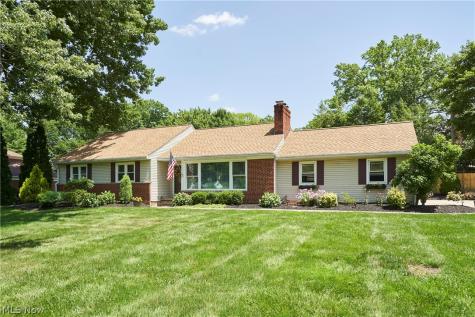 251 Schocalog Road Akron OH 44313