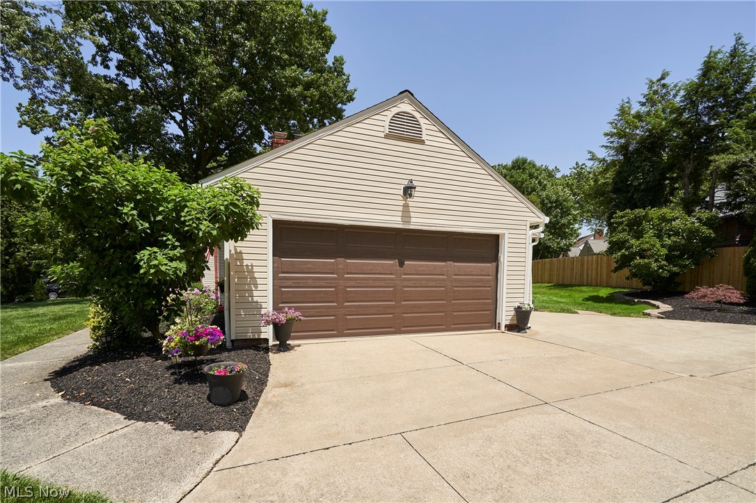251 Schocalog Road Akron OH 44313
