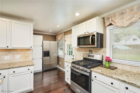 251 Schocalog Road Akron OH 44313