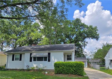 976 N Pasadena Avenue Elyria OH 44035