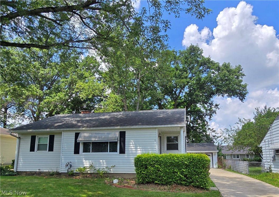 976 N Pasadena Avenue Elyria OH 44035