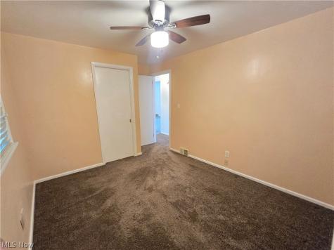 976 N Pasadena Avenue Elyria OH 44035