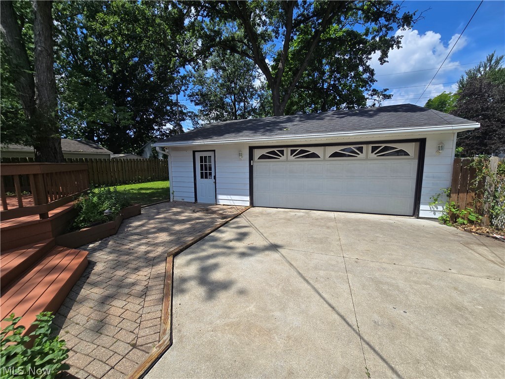 976 N Pasadena Avenue Elyria OH 44035