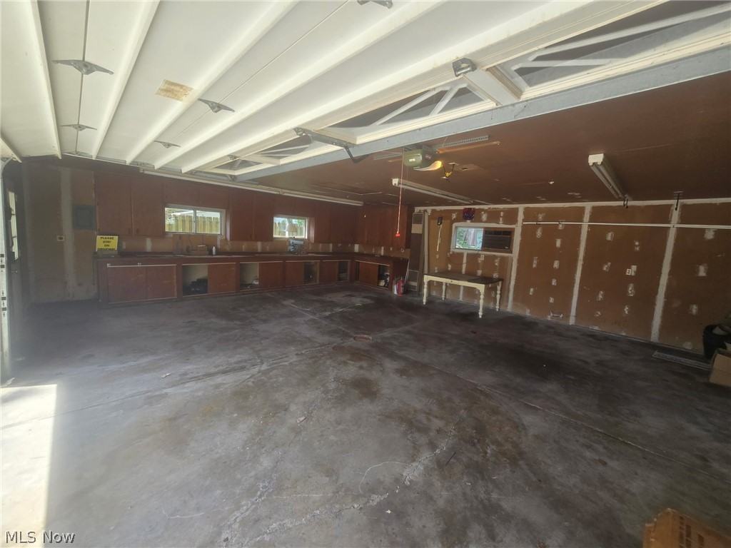 976 N Pasadena Avenue Elyria OH 44035
