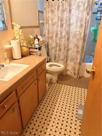 15401 Ramage Avenue Maple Heights OH 44137