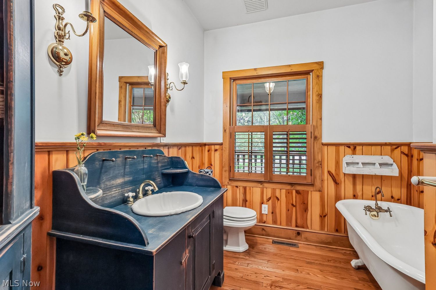 611 W Point Drive Akron OH 44333