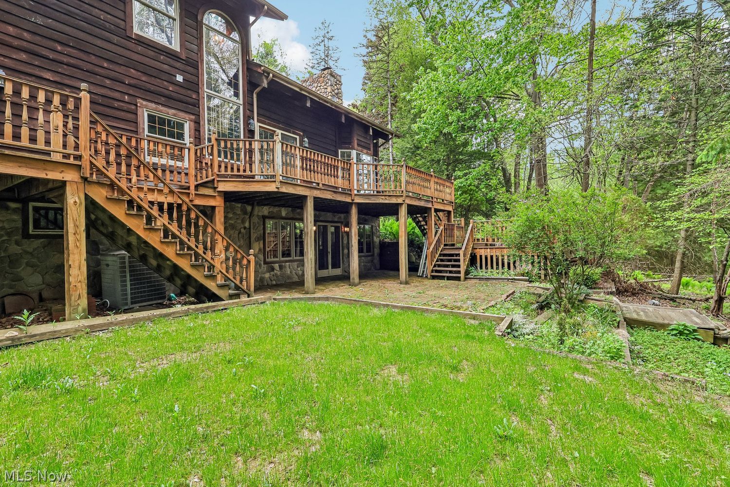 611 W Point Drive Akron OH 44333