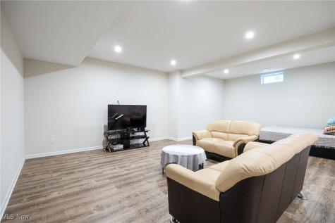 38488 Briar Lakes Drive Avon OH 44011