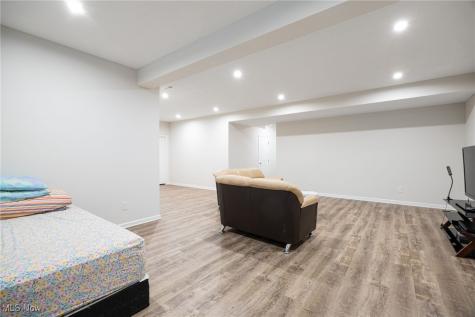 38488 Briar Lakes Drive Avon OH 44011