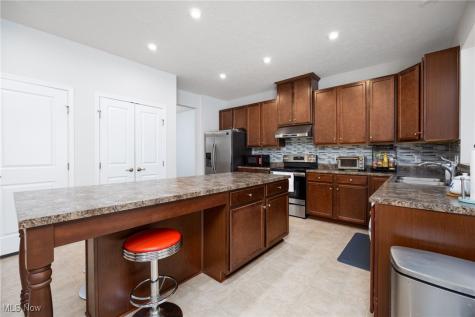 38488 Briar Lakes Drive Avon OH 44011