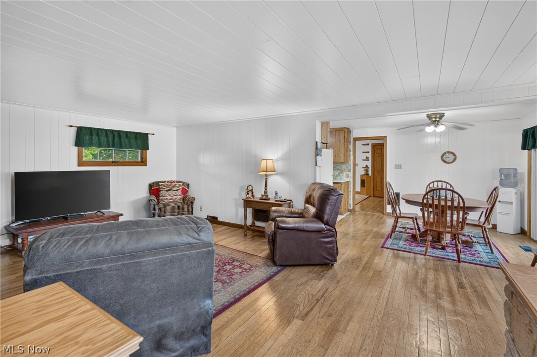 3199 State Route 7 Fowler OH 44418
