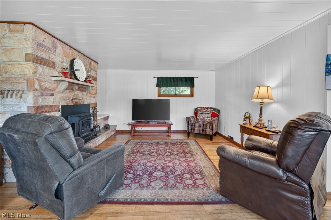 3199 State Route 7 Fowler OH 44418