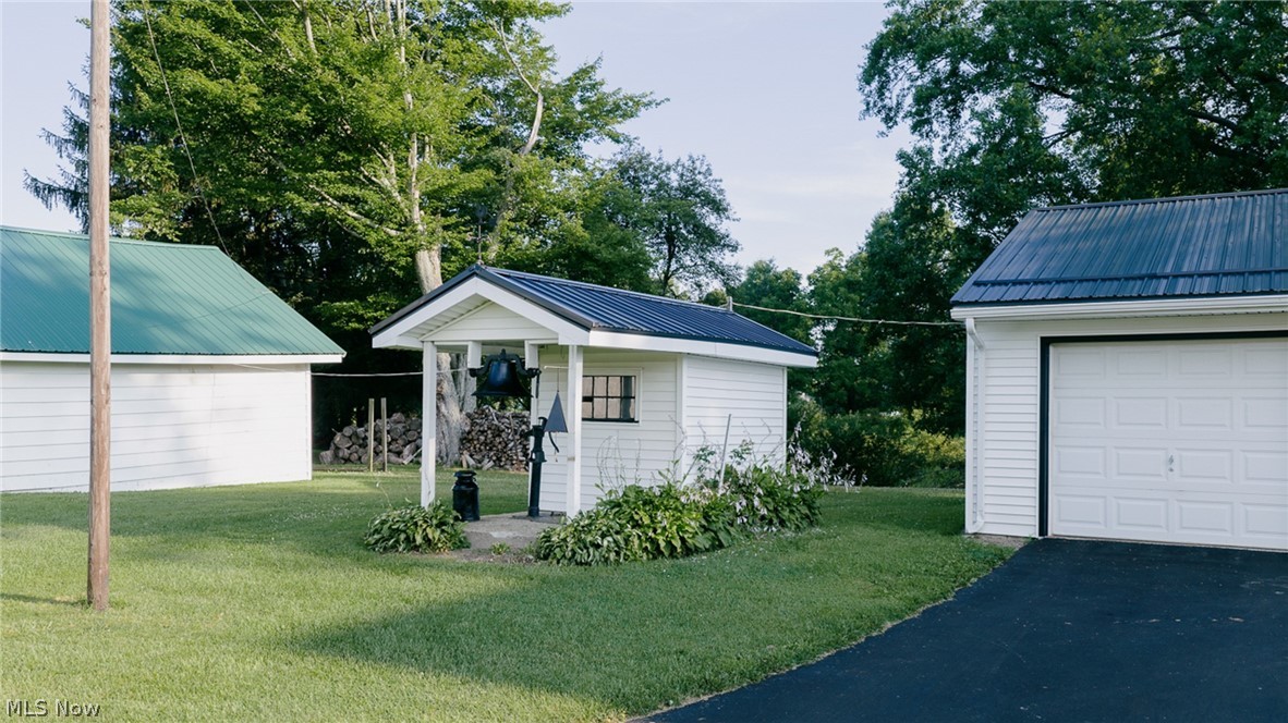 3199 State Route 7 Fowler OH 44418