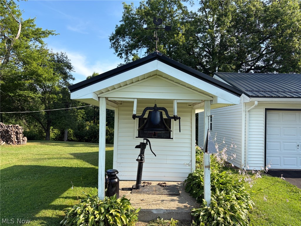 3199 State Route 7 Fowler OH 44418
