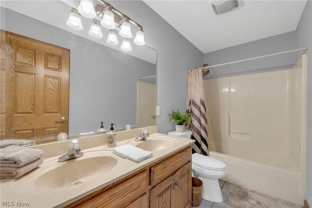 24235 Ridge Road East Rochester OH 44625