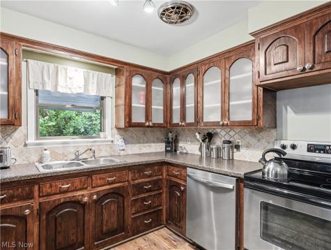 1660 Wiltshire Road Akron OH 44313