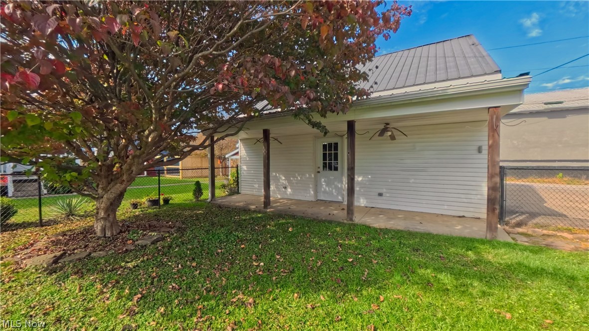 1703 Commerce Street Wellsville OH 43968